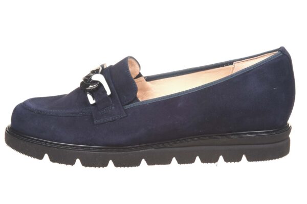 Hassia donkerblauw suede loafer met garnering en sportieve zool