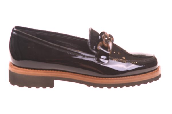 Paulette zwart lak loafer met stoere zool